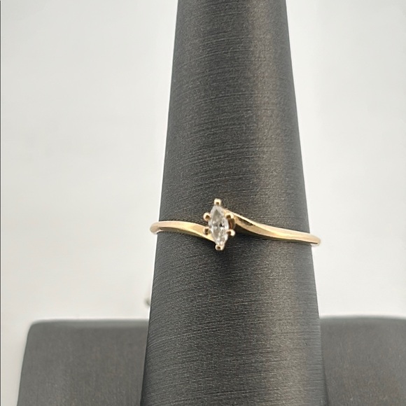 297652 14k yg marque diamond Elegant Gold Women's Ring - Picture 2 of 5